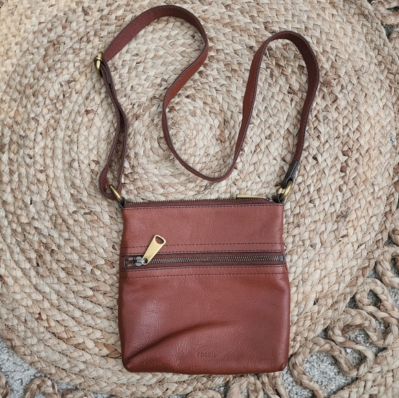 Fossil Voyager Pebble Cow Hide Leather Small Square Crossbody Brown - Picture 1 of 13